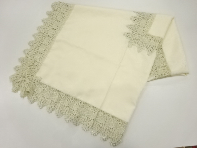 JAPANESE KIMONO / ANTIQUE LACE TABLECLOTH